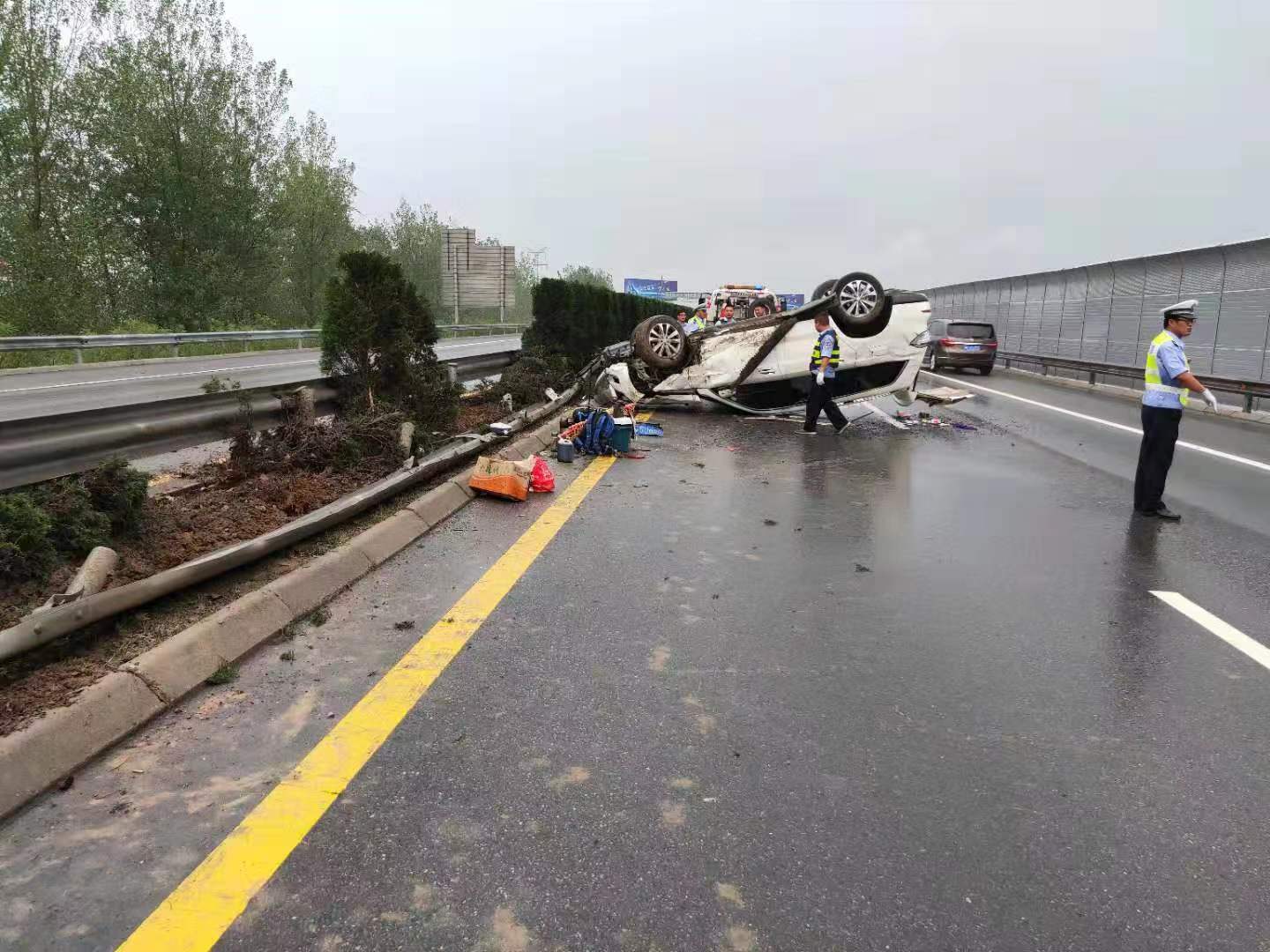村民騎車撞上供熱管道致悲劇，事件背后的警示與反思