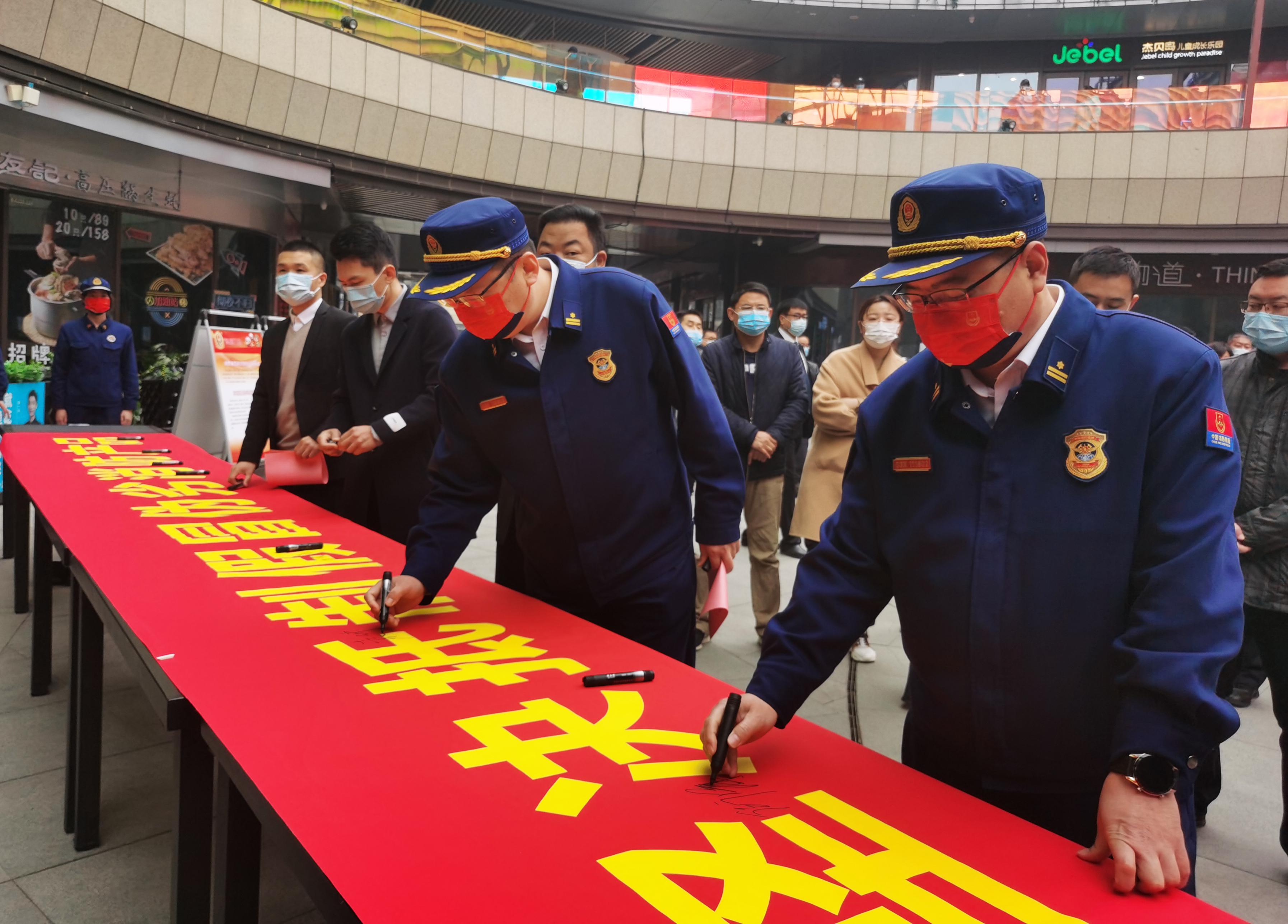 家庭防火，應(yīng)急照明燈具的使用與維護(hù)指南