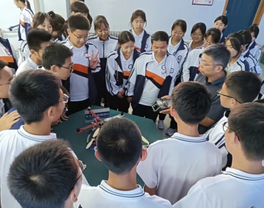 教育與科技結(jié)合，培養(yǎng)學生的綜合能力,智慧策略協(xié)同升級_星暉版73.29.89
