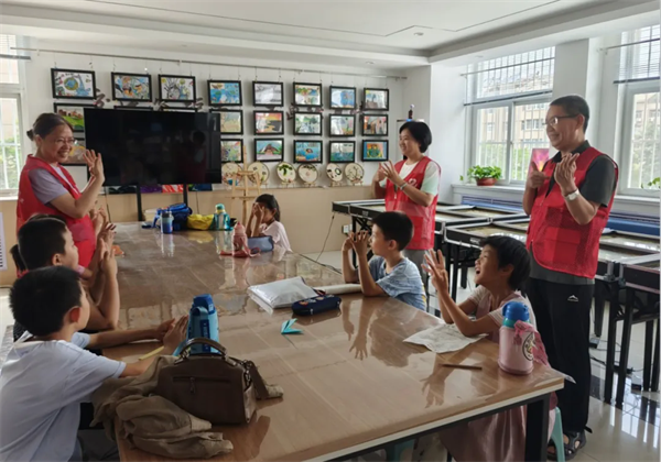 學(xué)校與家庭共同推動青少年心理健康教育,科技智慧賦能升級_新篇版03.63.82